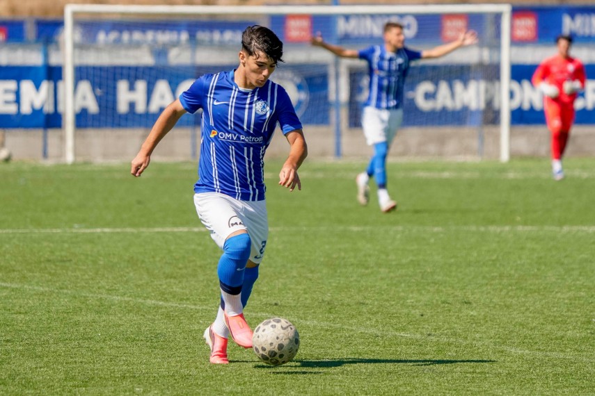 fotbalistii din echipele under 16 si under 17 de la farul constanta amicale cu adversari din bulgaria fotbalistii din echipele under 16 si under 17 de la farul constanta amicale cu adversari din bulgaria