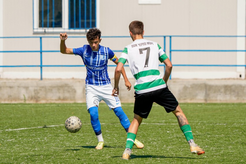 fotbalistii din echipele under 16 si under 17 de la farul constanta amicale cu adversari din bulgaria fotbalistii din echipele under 16 si under 17 de la farul constanta amicale cu adversari din bulgaria