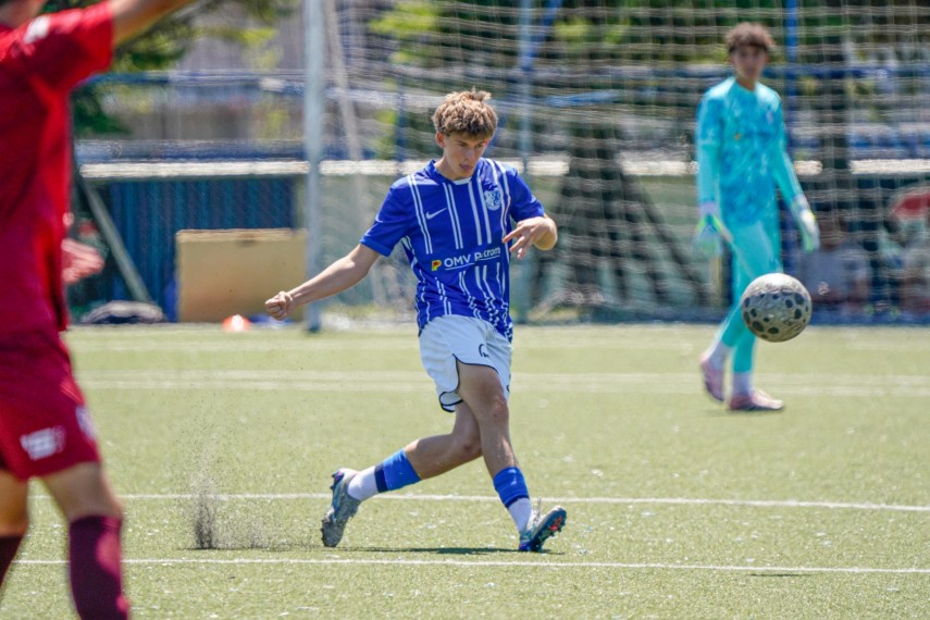 fotbalistii din echipele under 16 si under 17 de la farul constanta amicale cu adversari din bulgaria fotbalistii din echipele under 16 si under 17 de la farul constanta amicale cu adversari din bulgaria