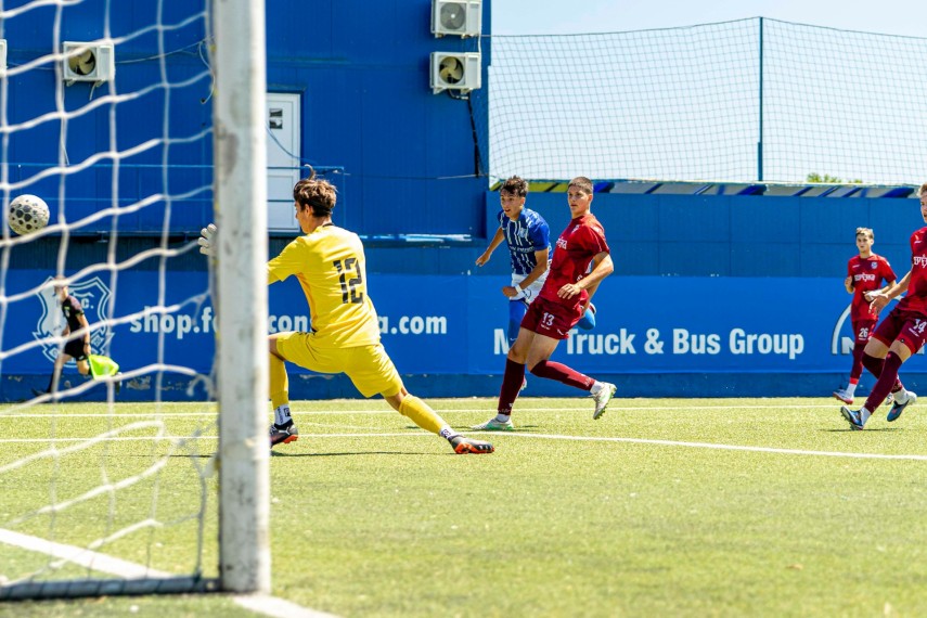 fotbalistii din echipele under 16 si under 17 de la farul constanta amicale cu adversari din bulgaria fotbalistii din echipele under 16 si under 17 de la farul constanta amicale cu adversari din bulgaria