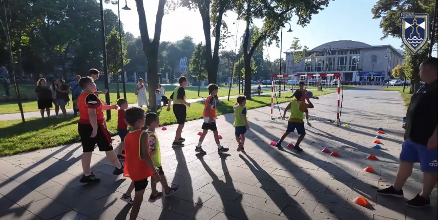 hai sa ne cunoastem prin sport zeci de copii s au intalnit cu sportivii si antrenorii csm constanta in hai sa ne cunoastem prin sport zeci de copii s au intalnit cu sportivii si antrenorii csm constanta in