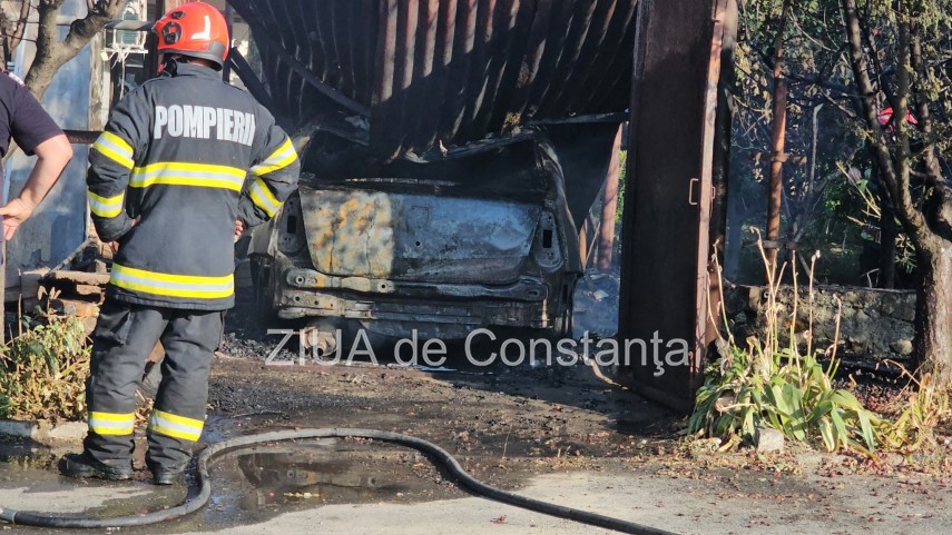 alerta de incendiu la navodari flacarile izbucnite de la o masina din garaj s au extins la o casa invecinata alerta de incendiu la navodari flacarile izbucnite de la o masina din garaj s au extins la o casa invecinata