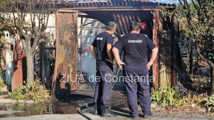 alerta de incendiu la navodari flacarile izbucnite de la o masina din garaj s au extins la o casa invecinata alerta de incendiu la navodari flacarile izbucnite de la o masina din garaj s au extins la o casa invecinata