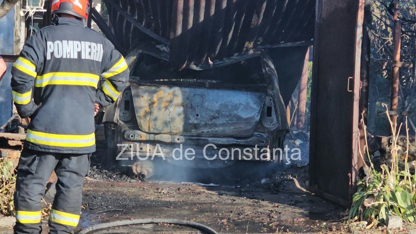 alerta de incendiu la navodari flacarile izbucnite de la o masina din garaj s au extins la o casa invecinata alerta de incendiu la navodari flacarile izbucnite de la o masina din garaj s au extins la o casa invecinata