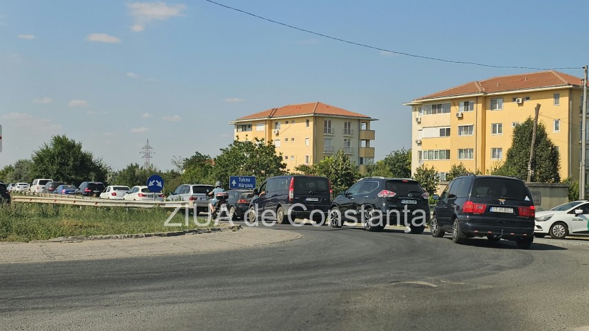 foto video atentie soferi blocaj de 2 km pe varianta constanta ovidiu pana la intrarea pe a4 948979 foto video atentie soferi blocaj de 2 km pe varianta constanta ovidiu pana la intrarea pe a4 948979