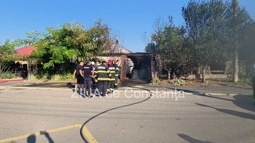 alerta de incendiu la navodari flacarile izbucnite de la o masina din garaj s au extins la o casa invecinata alerta de incendiu la navodari flacarile izbucnite de la o masina din garaj s au extins la o casa invecinata
