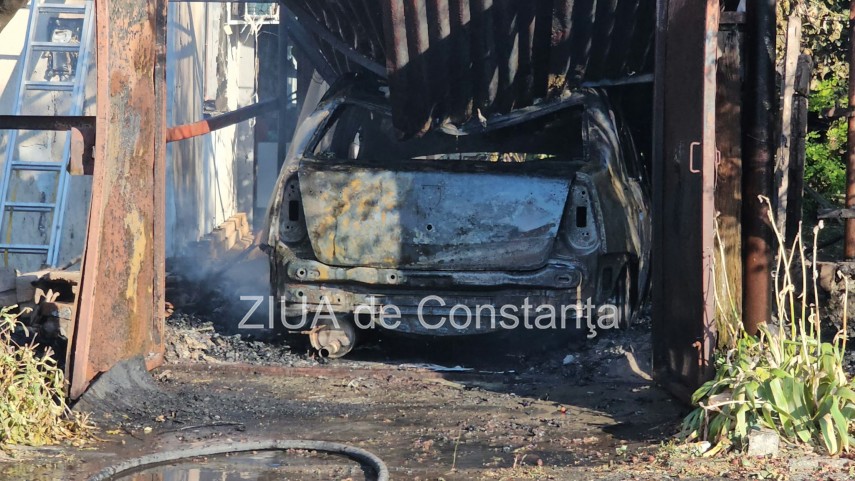 alerta de incendiu la navodari flacarile izbucnite de la o masina din garaj s au extins la o casa invecinata alerta de incendiu la navodari flacarile izbucnite de la o masina din garaj s au extins la o casa invecinata