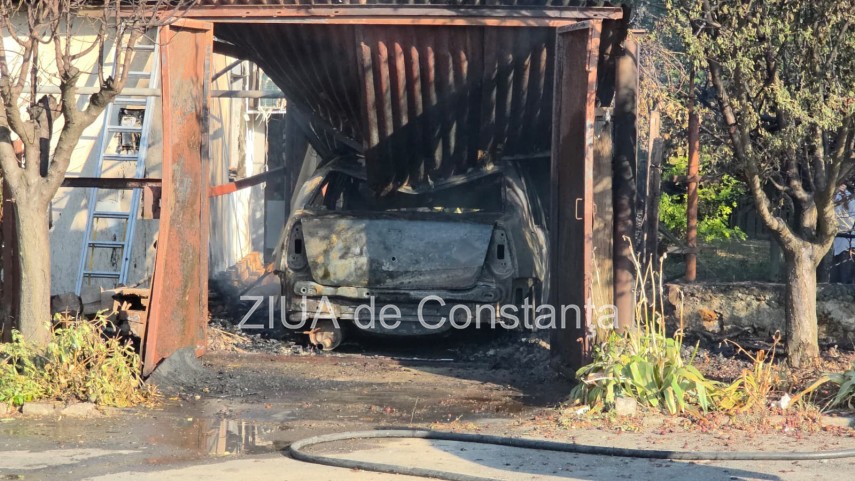 alerta de incendiu la navodari flacarile izbucnite de la o masina din garaj s au extins la o casa invecinata alerta de incendiu la navodari flacarile izbucnite de la o masina din garaj s au extins la o casa invecinata