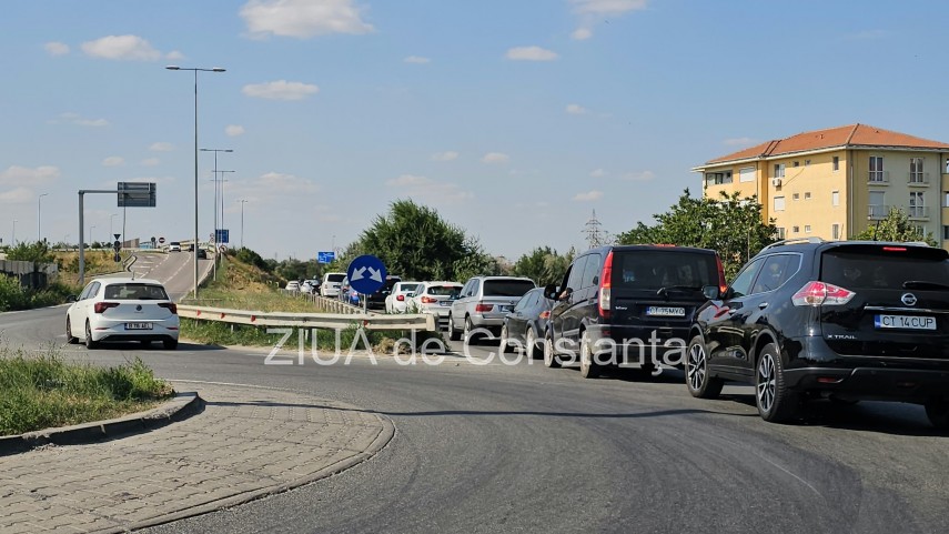 foto video atentie soferi blocaj de 2 km pe varianta constanta ovidiu pana la intrarea pe a4 948979 foto video atentie soferi blocaj de 2 km pe varianta constanta ovidiu pana la intrarea pe a4 948979