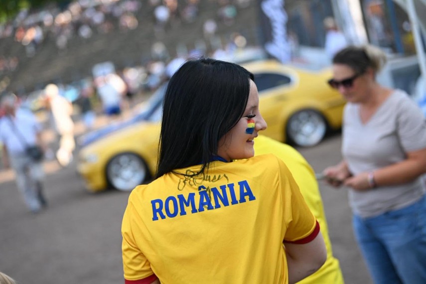 nationalele de soferi ale romaniei si spaniei au jucat la medgidia un meci caritabil mingea aruncata nationalele de soferi ale romaniei si spaniei au jucat la medgidia un meci caritabil mingea aruncata
