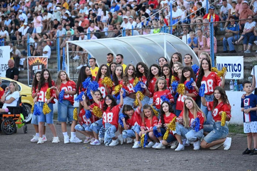 nationalele de soferi ale romaniei si spaniei au jucat la medgidia un meci caritabil mingea aruncata nationalele de soferi ale romaniei si spaniei au jucat la medgidia un meci caritabil mingea aruncata