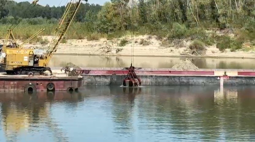 foto video dragaj de urgenta pe dunare la cochirleni guvernul aloca 5 1 milioane de lei pentru lucrarile foto video dragaj de urgenta pe dunare la cochirleni guvernul aloca 5 1 milioane de lei pentru lucrarile