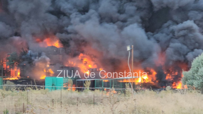 stiri constanta azi incendiu cu degajari mari de fum la un centru de colectare a plasticului intre lumina stiri constanta azi incendiu cu degajari mari de fum la un centru de colectare a plasticului intre lumina