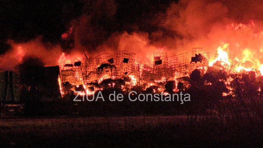stiri constanta azi incendiu cu degajari mari de fum la un centru de colectare a plasticului intre lumina stiri constanta azi incendiu cu degajari mari de fum la un centru de colectare a plasticului intre lumina
