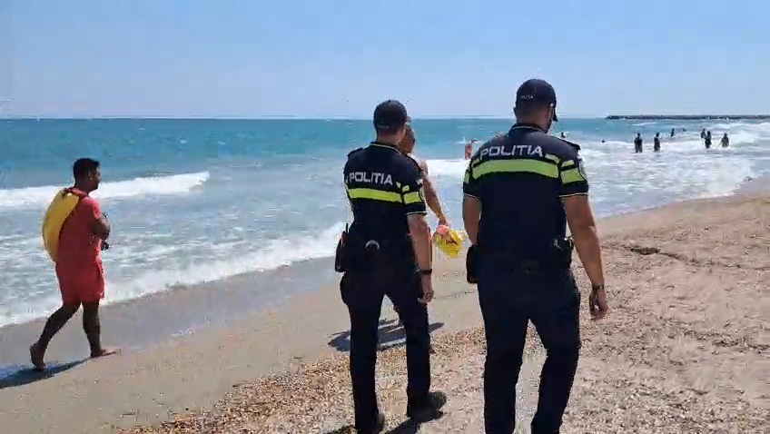 foto video steagul rosu arborat pe plajele de pe litoral salvamarii au cerut sprijinul politistilor pentru foto video steagul rosu arborat pe plajele de pe litoral salvamarii au cerut sprijinul politistilor pentru
