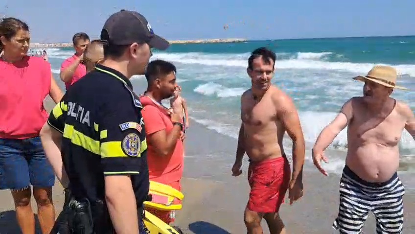 foto video steagul rosu arborat pe plajele de pe litoral salvamarii au cerut sprijinul politistilor pentru foto video steagul rosu arborat pe plajele de pe litoral salvamarii au cerut sprijinul politistilor pentru
