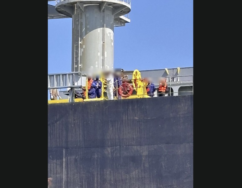 arsvom foto video interventie medevac in rada portului constanta un marinar filipinez preluat de nava arsvom foto video interventie medevac in rada portului constanta un marinar filipinez preluat de nava