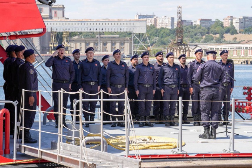 foto ceremonie in portul constanta nava de pompieri care poate interveni trei zile fara realimentare foto ceremonie in portul constanta nava de pompieri care poate interveni trei zile fara realimentare