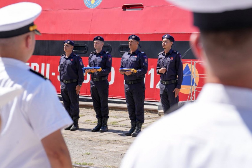 foto ceremonie in portul constanta nava de pompieri care poate interveni trei zile fara realimentare foto ceremonie in portul constanta nava de pompieri care poate interveni trei zile fara realimentare
