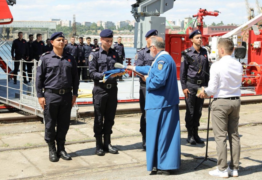 foto ceremonie in portul constanta nava de pompieri care poate interveni trei zile fara realimentare foto ceremonie in portul constanta nava de pompieri care poate interveni trei zile fara realimentare