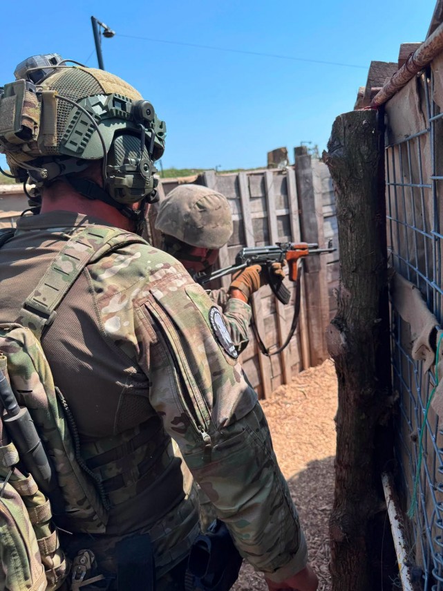 instruire la cel mai inalt nivel foto militarii batalionului 341 infanterie constanta alaturi de fortele instruire la cel mai inalt nivel foto militarii batalionului 341 infanterie constanta alaturi de fortele