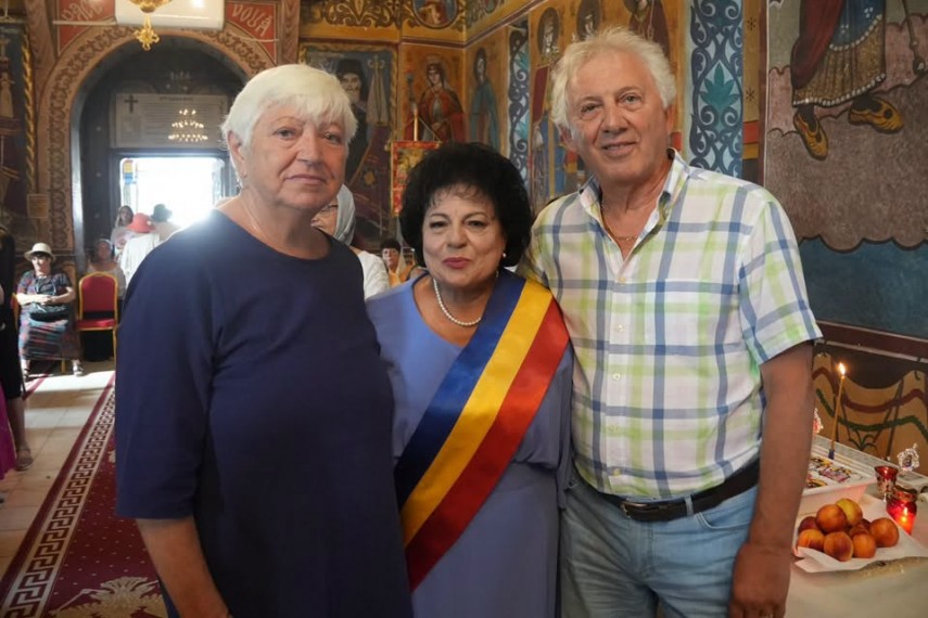 foto cumpana a sarbatorit hramul bisericii adormirea maicii domnului numerosi credinciosi alaturi de foto cumpana a sarbatorit hramul bisericii adormirea maicii domnului numerosi credinciosi alaturi de