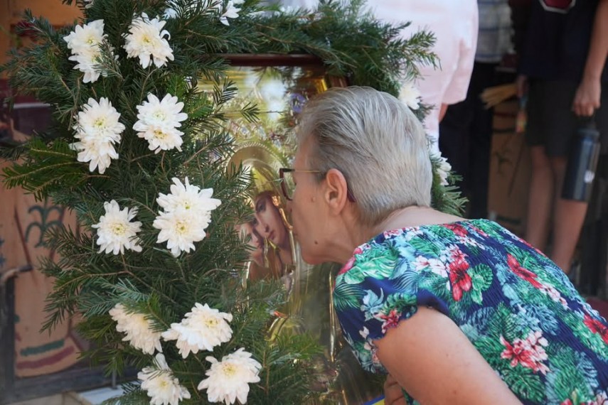 foto cumpana a sarbatorit hramul bisericii adormirea maicii domnului numerosi credinciosi alaturi de foto cumpana a sarbatorit hramul bisericii adormirea maicii domnului numerosi credinciosi alaturi de