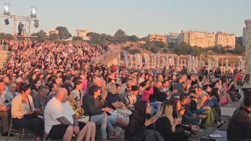foto video corul madrigal a adus magia muzicii la rasarit pe plaja zoom beach din constanta 949648 foto video corul madrigal a adus magia muzicii la rasarit pe plaja zoom beach din constanta 949648