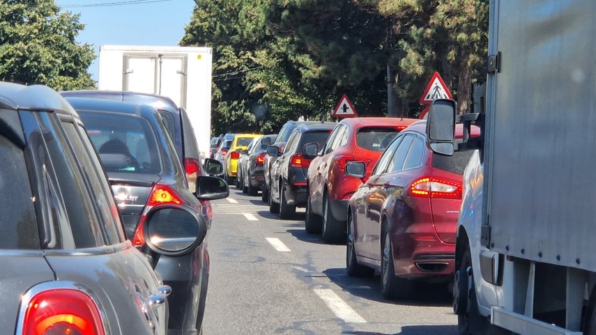 foto blocaje in trafic la intoarcerea de pe litoral coloane uriase dinspre tuzla spre eforie 949839 foto blocaje in trafic la intoarcerea de pe litoral coloane uriase dinspre tuzla spre eforie 949839