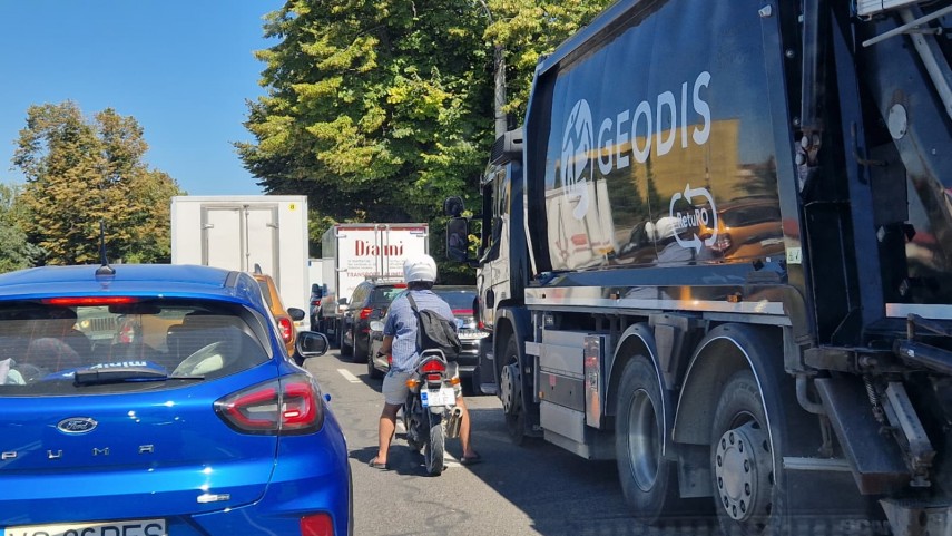 foto blocaje in trafic la intoarcerea de pe litoral coloane uriase dinspre tuzla spre eforie 949839 foto blocaje in trafic la intoarcerea de pe litoral coloane uriase dinspre tuzla spre eforie 949839