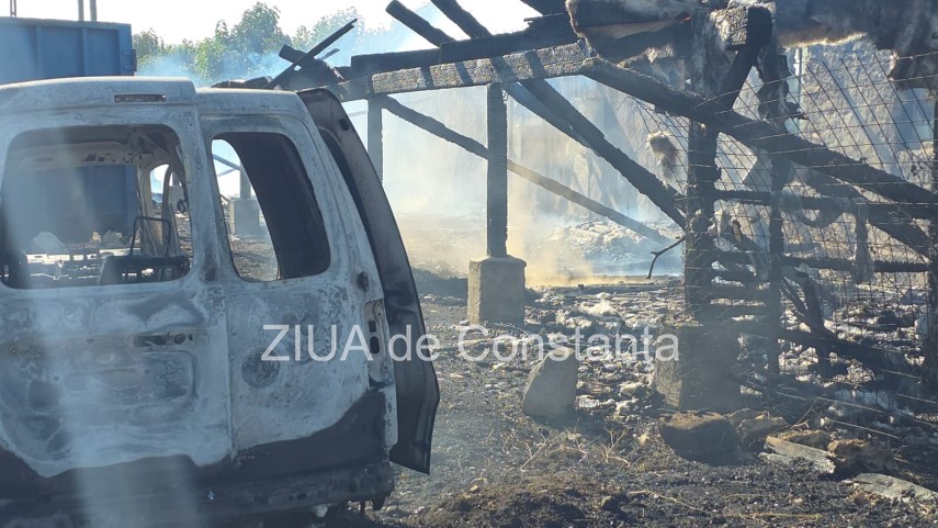 stiri constanta incendiu la o ferma la intrarea in lanurile pompierii intervin cu cinci autospeciale stiri constanta incendiu la o ferma la intrarea in lanurile pompierii intervin cu cinci autospeciale