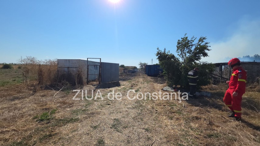 stiri constanta incendiu la o ferma la intrarea in lanurile pompierii intervin cu cinci autospeciale stiri constanta incendiu la o ferma la intrarea in lanurile pompierii intervin cu cinci autospeciale