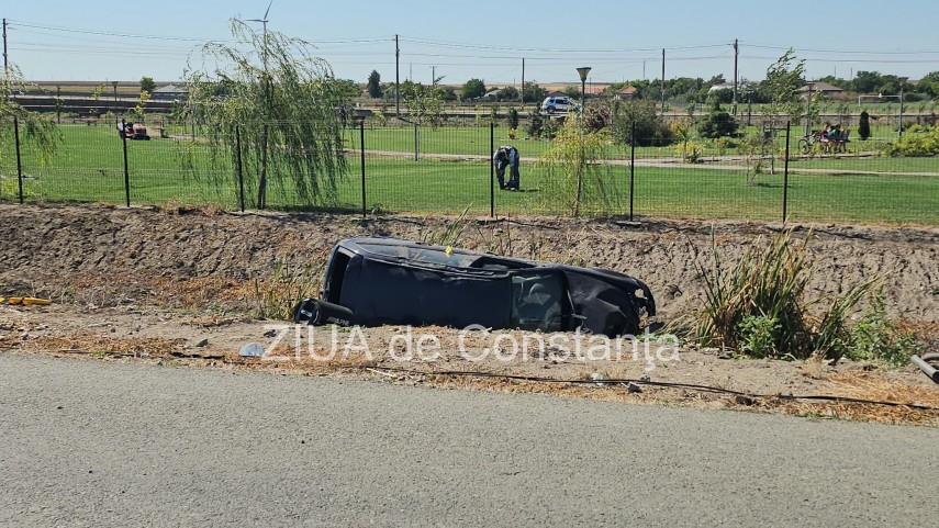 stiri constanta azi accident grav la pecineaga o masina s a rasturnat si a luat foc 950163