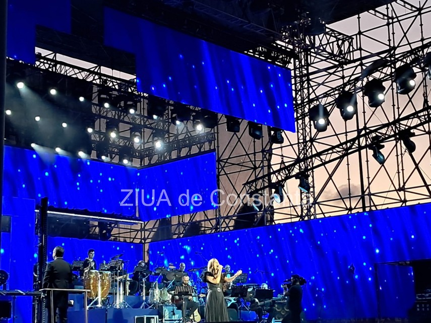 live video foto festivalul mamaia a revenit in piateta perla artisti consacrati pe scena unuia dintre live video foto festivalul mamaia a revenit in piateta perla artisti consacrati pe scena unuia dintre