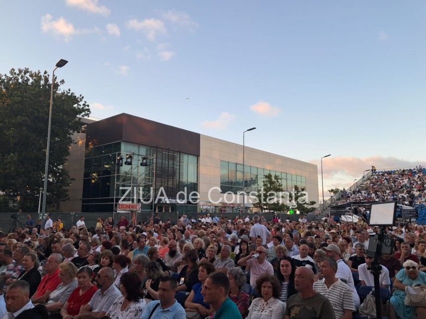 live video foto festivalul mamaia a revenit in piateta perla artisti consacrati pe scena unuia dintre live video foto festivalul mamaia a revenit in piateta perla artisti consacrati pe scena unuia dintre