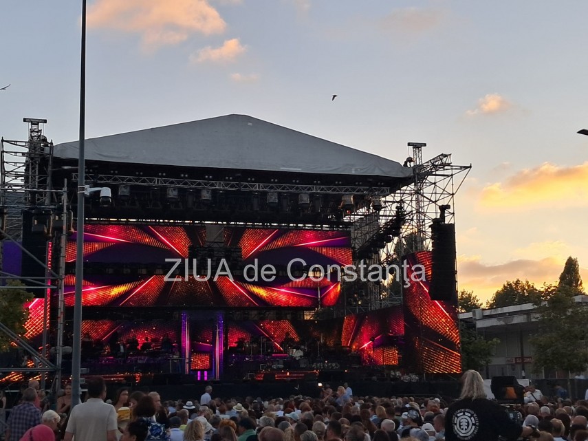 live video foto festivalul mamaia a revenit in piateta perla artisti consacrati pe scena unuia dintre live video foto festivalul mamaia a revenit in piateta perla artisti consacrati pe scena unuia dintre