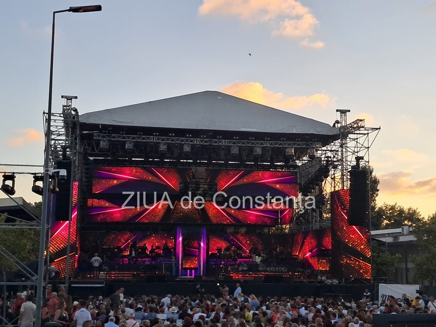 live video foto festivalul mamaia a revenit in piateta perla artisti consacrati pe scena unuia dintre live video foto festivalul mamaia a revenit in piateta perla artisti consacrati pe scena unuia dintre