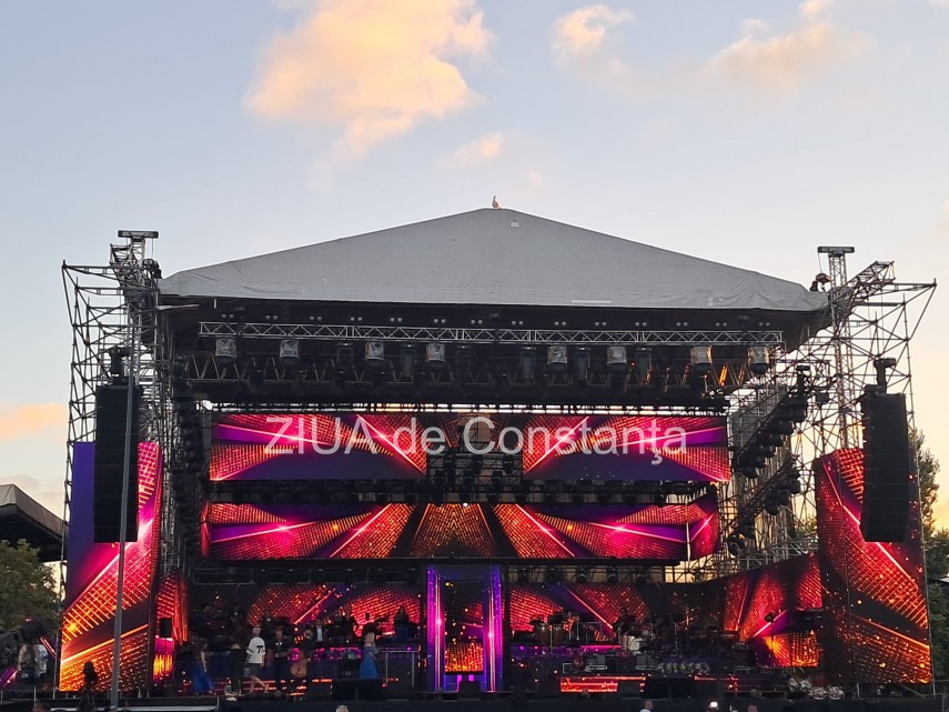 live video foto festivalul mamaia a revenit in piateta perla artisti consacrati pe scena unuia dintre live video foto festivalul mamaia a revenit in piateta perla artisti consacrati pe scena unuia dintre