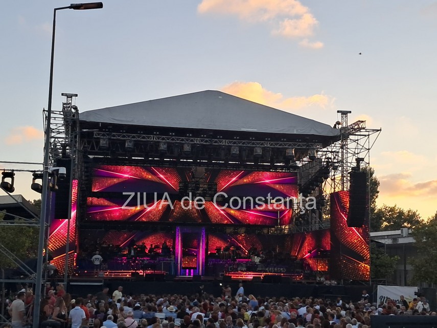 live video foto festivalul mamaia a revenit in piateta perla artisti consacrati pe scena unuia dintre live video foto festivalul mamaia a revenit in piateta perla artisti consacrati pe scena unuia dintre