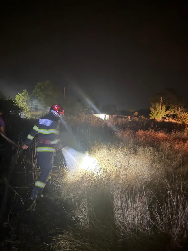 peste 30 de incendii de vegetatie in patru zile in bihor flacarile au afectat aproximativ 90 de hectare peste 30 de incendii de vegetatie in patru zile in bihor flacarile au afectat aproximativ 90 de hectare