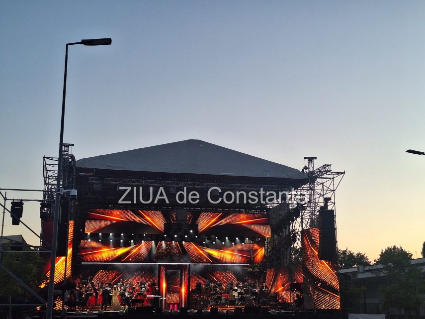 live foto a doua seara la festivalul national de muzica usoara mamaia inca zece concurenti pasesc in live foto a doua seara la festivalul national de muzica usoara mamaia inca zece concurenti pasesc in
