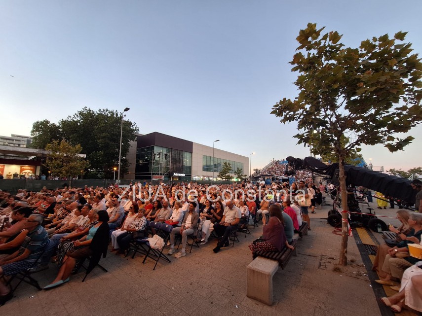 live foto a doua seara la festivalul national de muzica usoara mamaia inca zece concurenti pasesc in live foto a doua seara la festivalul national de muzica usoara mamaia inca zece concurenti pasesc in