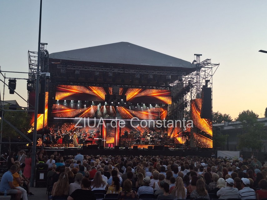 live foto a doua seara la festivalul national de muzica usoara mamaia inca zece concurenti pasesc in live foto a doua seara la festivalul national de muzica usoara mamaia inca zece concurenti pasesc in