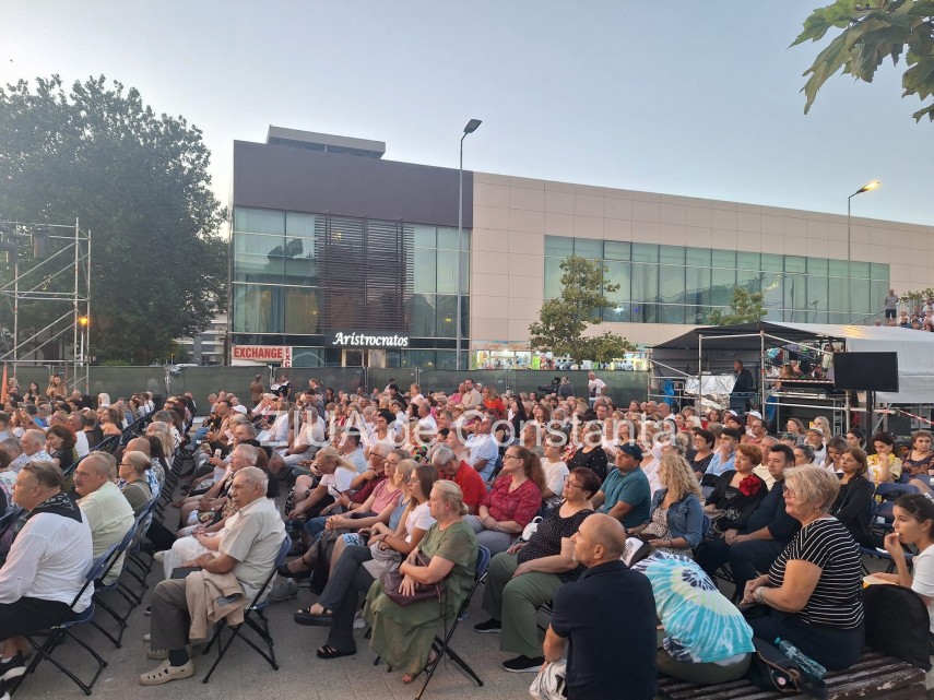 live foto a doua seara la festivalul national de muzica usoara mamaia inca zece concurenti pasesc in live foto a doua seara la festivalul national de muzica usoara mamaia inca zece concurenti pasesc in