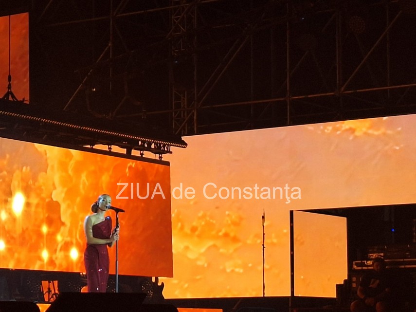 live foto a doua seara la festivalul national de muzica usoara mamaia inca zece concurenti pasesc in live foto a doua seara la festivalul national de muzica usoara mamaia inca zece concurenti pasesc in