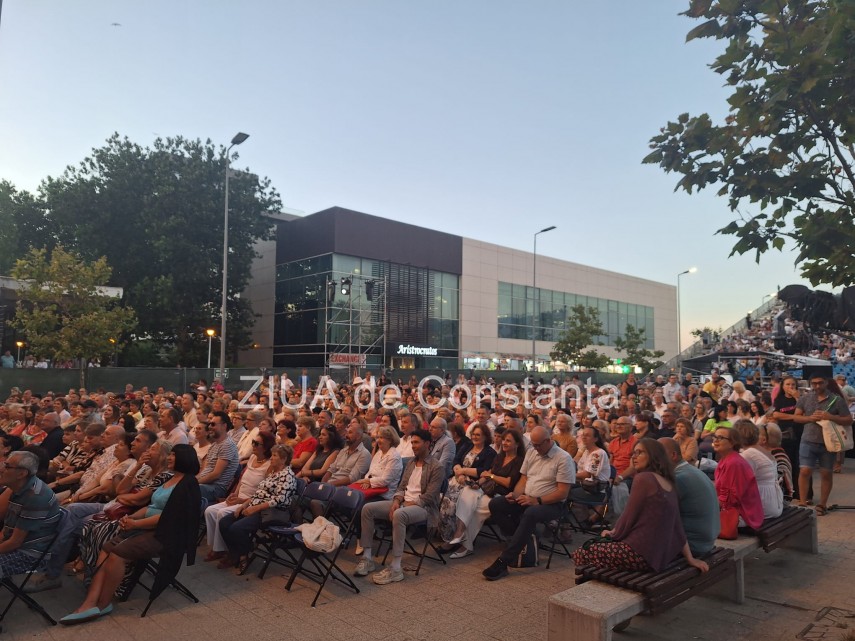 live foto a doua seara la festivalul national de muzica usoara mamaia inca zece concurenti pasesc in live foto a doua seara la festivalul national de muzica usoara mamaia inca zece concurenti pasesc in
