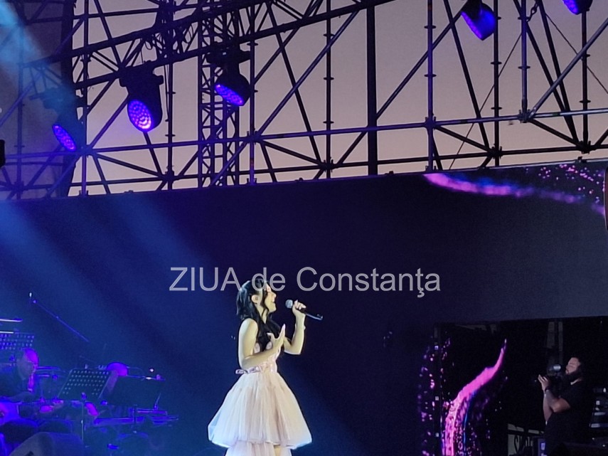 live foto a doua seara la festivalul national de muzica usoara mamaia inca zece concurenti pasesc in live foto a doua seara la festivalul national de muzica usoara mamaia inca zece concurenti pasesc in