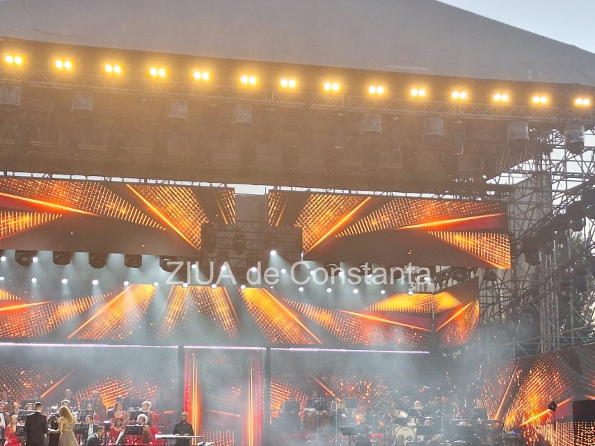live foto a doua seara la festivalul national de muzica usoara mamaia inca zece concurenti pasesc in live foto a doua seara la festivalul national de muzica usoara mamaia inca zece concurenti pasesc in