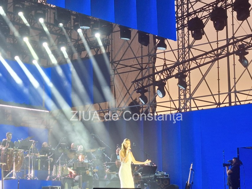 live foto a doua seara la festivalul national de muzica usoara mamaia inca zece concurenti pasesc in live foto a doua seara la festivalul national de muzica usoara mamaia inca zece concurenti pasesc in