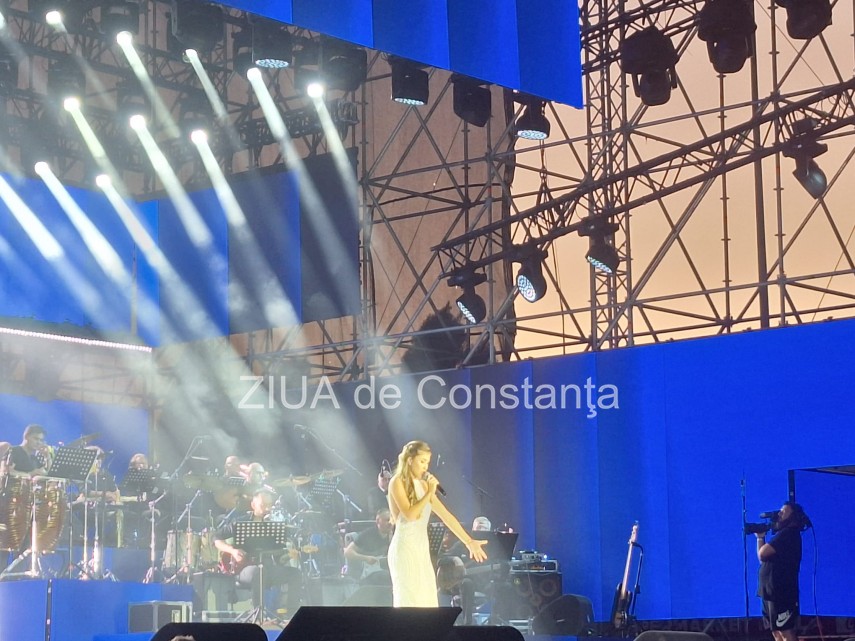 live foto a doua seara la festivalul national de muzica usoara mamaia inca zece concurenti pasesc in live foto a doua seara la festivalul national de muzica usoara mamaia inca zece concurenti pasesc in